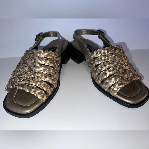 Selby, 7.5 2E,active flex, leather upper, 2”block heel, adjustable sling back - Picture 2 of 12